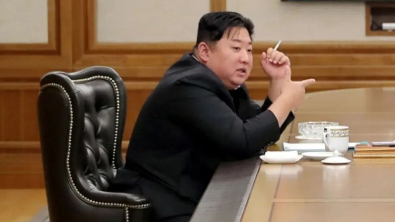 North Korea ਵਿੱਚ ਭੁੱਖਮਰੀ ਅਤੇ ਗਰੀਬੀ ਕਾਰਨ ਲੋਕ ਕਰ ਰਹੇ ਖੁਦਕੁਸ਼ੀਆਂ, ਤਾਨਾਸ਼ਾਹ ਹੋਇਆ ਪਰੇਸ਼ਾਨ North Korea ਵਿੱਚ ਭੁੱਖਮਰੀ ਅਤੇ ਗਰੀਬੀ ਕਾਰਨ ਲੋਕ ਕਰ ਰਹੇ ਖੁਦਕੁਸ਼ੀਆਂ, ਤਾਨਾਸ਼ਾਹ ਹੋਇਆ ਪਰੇਸ਼ਾਨ