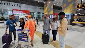 ਮਸਕਟ ‘ਚ ਫਸੀਆਂ 2 ਪੰਜਾਬੀ ਔਰਤਾਂ ਘਰ ਪਰਤੀਆਂ, ਸੰਤ ਸੀਚੇਵਾਲ ਦੀ ਮਦਦ ਨਾਲ ਹੋਈ ਘਰ ਵਾਪਸੀ ਮਸਕਟ ‘ਚ ਫਸੀਆਂ 2 ਪੰਜਾਬੀ ਔਰਤਾਂ ਘਰ ਪਰਤੀਆਂ, ਸੰਤ ਸੀਚੇਵਾਲ ਦੀ ਮਦਦ ਨਾਲ ਹੋਈ ਘਰ ਵਾਪਸੀ