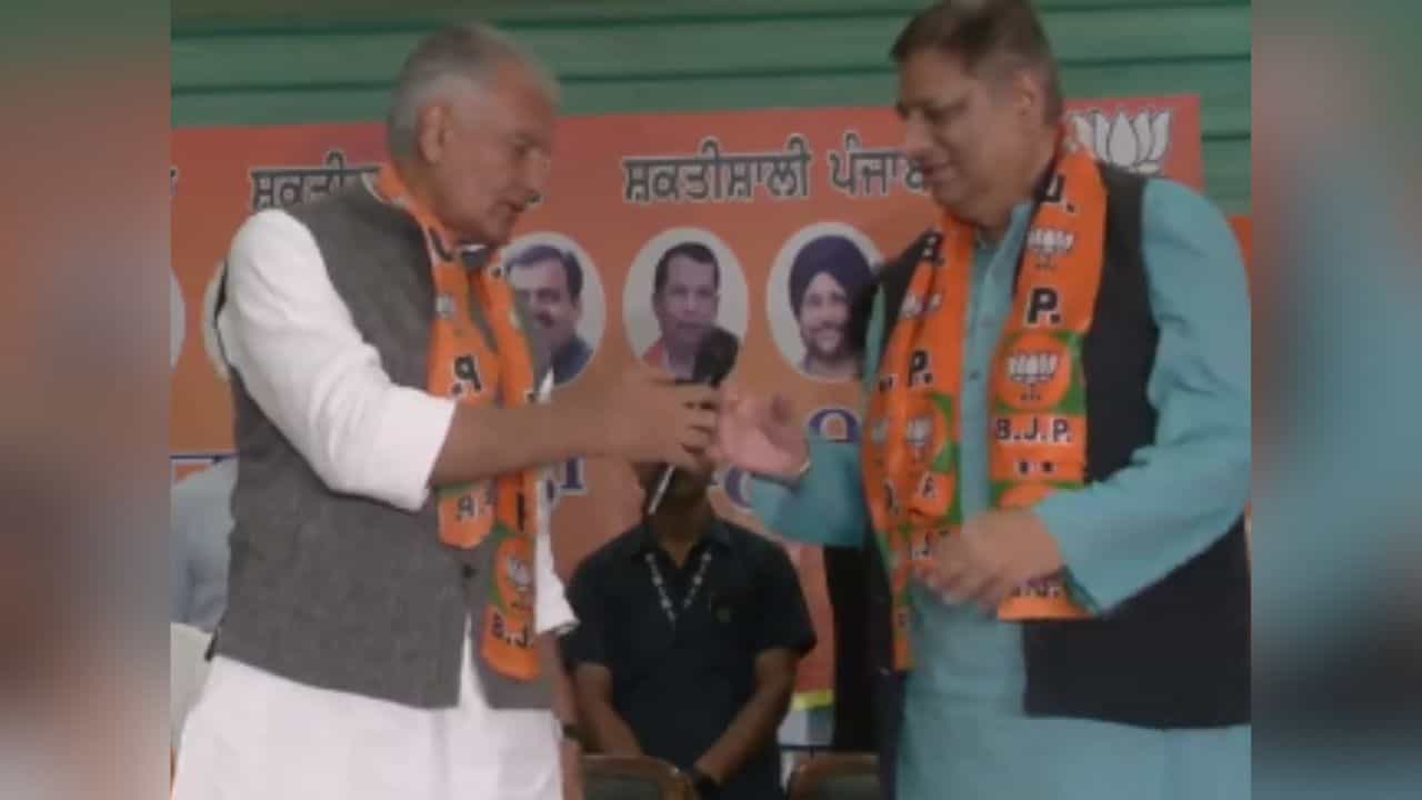 ਚੰਡੀਗੜ੍ਹ: ਟਕਸਾਲੀ ਕਾਂਗਰਸੀ ਆਗੂ ਅਸ਼ਵਨੀ ਸੇਖੜੀ ਭਾਜਪਾ ਚ ਸ਼ਾਮਲ, ਸੁਨੀਲ ਜਾਖੜ ਨੇ ਕੀਤਾ ਸਵਾਗਤ
