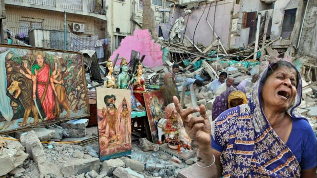 Temple In Karachi: ਹਿੰਦੂਆਂ ਨੂੰ ਪਾਕਿਸਤਾਨ ਦੇ ਲੋਕਾਂ ਨੇ ਮੁੜ ਦਿੱਤਾ ‘ਦਰਦ’ ਮਾਲ ਬਣਾਉਣ ਲਈ 150 ਸਾਲ ਪੁਰਾਣਾ ਮੰਦਿਰ ਤੋੜਿਆ Temple In Karachi: ਹਿੰਦੂਆਂ ਨੂੰ ਪਾਕਿਸਤਾਨ ਦੇ ਲੋਕਾਂ ਨੇ ਮੁੜ ਦਿੱਤਾ ‘ਦਰਦ’ ਮਾਲ ਬਣਾਉਣ ਲਈ 150 ਸਾਲ ਪੁਰਾਣਾ ਮੰਦਿਰ ਤੋੜਿਆ