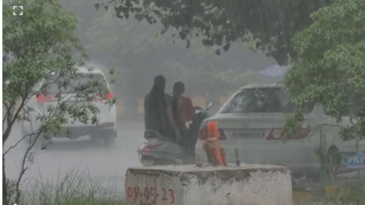 Punjab Weather: ਸਤਲੁਜ ਦਰਿਆ ਦੇ ਹੜ੍ਹ ਚ ਰੁੜ੍ਹਿਆ ਪੁਲ, 5 ਦਿਨਾਂ ਤੱਕ ਕਈ ਜਿਲ੍ਹਿਆਂ 'ਚ ਭਾਰੀ ਮੀਂਹ ਦਾ ਅਲਰਟ