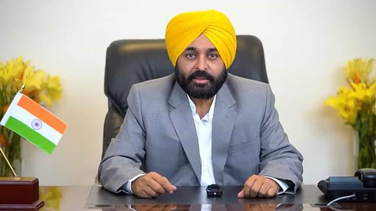Punjab Cabinet: ਪੰਜਾਬ ਕੈਬਿਨੇਟ ਚ ਫੇਰਬਦਲ, ਮੀਤ ਹੇਅਰ ਤੋਂ ਲਿਆ ਗਿਆ ਮਾਈਨਿੰਗ ਵਿਭਾਗ Punjab Cabinet: ਪੰਜਾਬ ਕੈਬਿਨੇਟ ਚ ਫੇਰਬਦਲ, ਮੀਤ ਹੇਅਰ ਤੋਂ ਲਿਆ ਗਿਆ ਮਾਈਨਿੰਗ ਵਿਭਾਗ