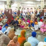 Gurudwara Langar Tradition: ਇੱਕੋ ਹੀ ਪੰਗਤ ਵਿੱਚ ਸਾਰਿਆਂ ਨੂੰ ਭੋਜਨ… ਕਿਵੇਂ ਸ਼ੁਰੂ ਹੋਈ ਗੁਰਦੁਆਰੇ ਵਿੱਚ ਲੰਗਰ ਦੀ ਵਿਲੱਖਣ ਪਰੰਪਰਾ?