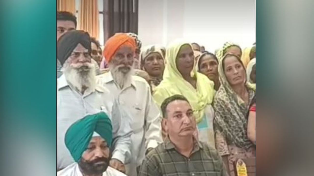 4 ਲੱਖ ਦਾ ਕੀਤਾ ਗਬਨ; 1 ਕਰੋੜ ਯੂਜ਼ਰ ਸਰਟੀਫਿਕੇਟ ਨਹੀਂ ਕਰਵਾਏ ਜਮ੍ਹਾ, ਫਤਿਹਗੜ੍ਹ ਸਾਹਿਬ ‘ਚ ਕਾਂਗਰਸੀ ਸਰਪੰਚ ਮੁਅੱਤਲ 4 ਲੱਖ ਦਾ ਕੀਤਾ ਗਬਨ; 1 ਕਰੋੜ ਯੂਜ਼ਰ ਸਰਟੀਫਿਕੇਟ ਨਹੀਂ ਕਰਵਾਏ ਜਮ੍ਹਾ, ਫਤਿਹਗੜ੍ਹ ਸਾਹਿਬ ‘ਚ ਕਾਂਗਰਸੀ ਸਰਪੰਚ ਮੁਅੱਤਲ