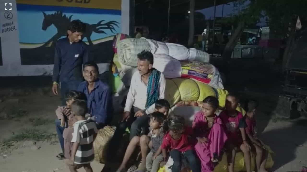 ਅਟਾਰੀ ਵਾਹਗਾ ਬਾਰਡਰ ਤੇ ਫਸੇ 28 ਦੇ ਕਰੀਬ ਪਾਕਿਸਤਾਨੀ ਹਿੰਦੂ ਪਰਿਵਾਰ, ਵੀਜਾ ਖਤਮ ਹੋਣ ਕਾਰਨ ਆਈ ਸਮੱਸਿਆ