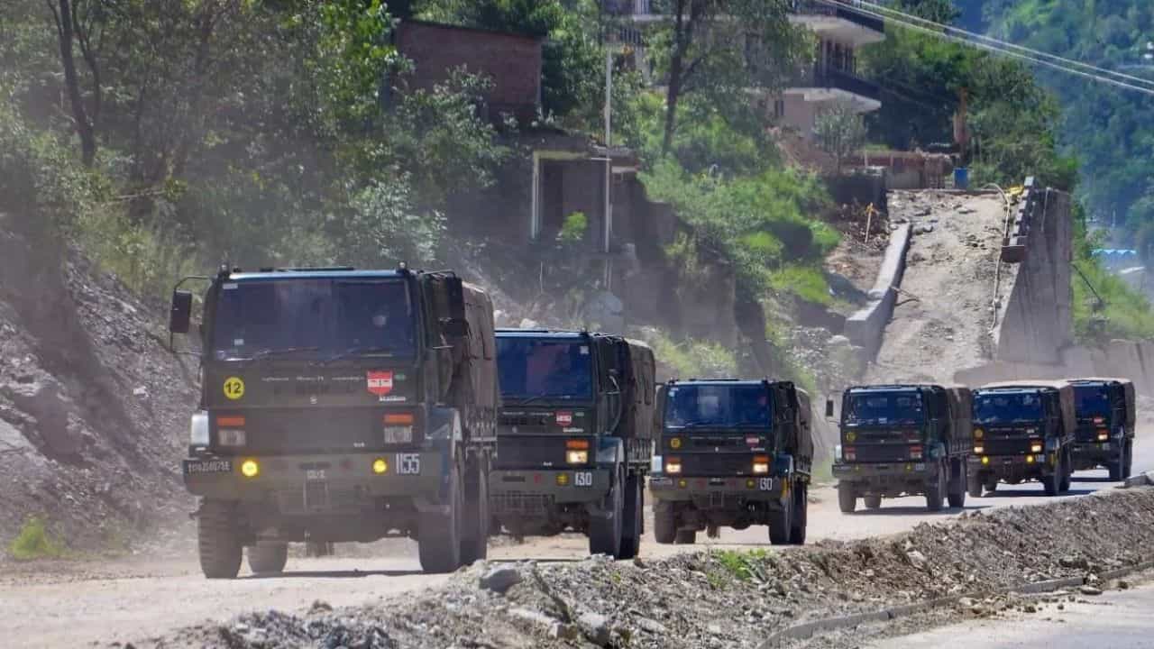 ਖਾਈ ਚ ਡਿੱਗੀ ਫੌਜ ਦੀ ਗੱਡੀ, 9 ਜਵਾਨਾਂ ਦੀ ਮੌਤ ਇੱਕ ਜ਼ਖਮੀ, ਲੱਦਾਖ ਚ ਵਾਪਰਿਆ ਭਿਆਨਕ ਸੜਕੀ ਹਾਦਸਾ