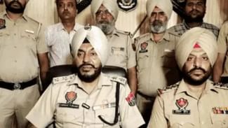 ਅੰਮ੍ਰਿਤਸਰ ‘ਚ ਹੋਈ 62 ਲੱਖ ਰੁਪਏ ਦੀ ਲੁੱਟ ਦੀ ਕਹਾਣੀ ਨਿਕਲੀ ਮਨਘੜੰਤ, ਜਾਣੋ ਪੂਰਾ ਸੱਚ ਅੰਮ੍ਰਿਤਸਰ ‘ਚ ਹੋਈ 62 ਲੱਖ ਰੁਪਏ ਦੀ ਲੁੱਟ ਦੀ ਕਹਾਣੀ ਨਿਕਲੀ ਮਨਘੜੰਤ, ਜਾਣੋ ਪੂਰਾ ਸੱਚ