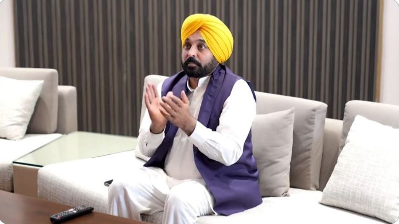 ਮੁੱਖ ਮੰਤਰੀ ਮਾਨ ਨੇ ਲਾਈਵ ਵੇਖੀ ਚੰਦਰਯਾਨ 3 ਦੀ ਸਾਫਟ ਲੈਂਡਿੰਗ, ਟਵੀਟ ਕਰ ਲਿਖਿਆ – ‘ਚੱਕ ਦੇ ਇੰਡੀਆ’