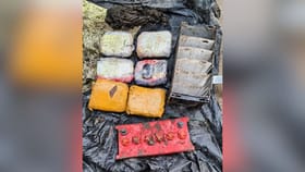 ਗੁਰਦਾਸਪੁਰ ‘ਚ ਹੈਰੋਇਨ ਦੇ 6 ਪੈਕਟ ਬਰਾਮਦ, ਜ਼ਮੀਨ ਹੇਠਾਂ ਦੱਬੀ ਬੈਟਰੀ ‘ਚ ਛੁਪਾ ਕੇ ਰੱਖੀ ਸੀ ਨਸ਼ੇ ਦੀ ਖੇਪ...