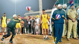CM ਭਗਵੰਤ ਮਾਨ ਖੇਡਣਗੇ ਵਾਲੀਬਾਲ ਮੈਚ, ‘ਖੇਡਾਂ ਵਤਨ ਪੰਜਾਬ ਦੀਆਂ’ ਤਿਆਰੀਆਂ ‘ਚ ਲੱਗਿਆ ਖੇਡ ਵਿਭਾਗ CM ਭਗਵੰਤ ਮਾਨ ਖੇਡਣਗੇ ਵਾਲੀਬਾਲ ਮੈਚ, ‘ਖੇਡਾਂ ਵਤਨ ਪੰਜਾਬ ਦੀਆਂ’ ਤਿਆਰੀਆਂ ‘ਚ ਲੱਗਿਆ ਖੇਡ ਵਿਭਾਗ