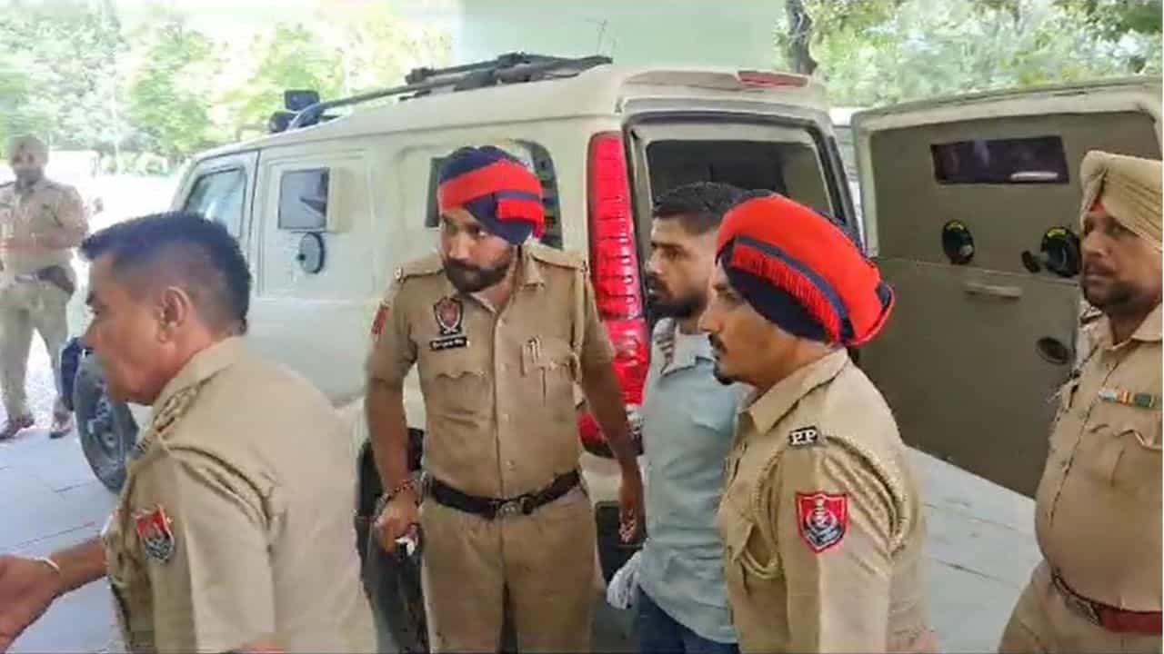 ਗੈਂਗਸਟਰ ਲਾਰੈਂਸ ਬਿਸ਼ਨੋਈ ਦੀ ਇੰਟਰਵਿਊ ਤੇ ਏਡੀਜੀਪੀ ਜੇਲ੍ਹ ਤਲਬ, ਕੋਰਟ ਨੇ ਕਿਹਾ- 8 ਮਹੀਨੇ ਬਾਅਦ ਵੀ ਕਿਉਂ ਨਹੀਂ ਆਈ ਜਾਂਚ ਰਿਪੋਰਟ , ਆ ਕੇ ਦੱਸੋ