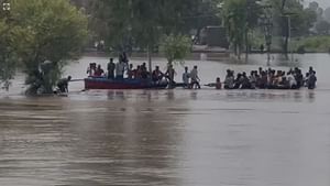 Punjab flood: ਫਾਜ਼ਿਲਕਾ ਦੇ ਦੋਨਾ ਨਾਨਕਾ ‘ਚ ਡੁੱਬੀ ਕਿਸ਼ਤੀ: ਲੋਕਾਂ ਨੇ ਦਰੱਖਤਾਂ ‘ਤੇ ਚੜ੍ਹ ਕੇ ਬਚਾਈ ਜਾਨ, ਸਤਲੁਜ ਦਰਿਆ ਪਾਰ ਕਰਦੇ ਸਮੇਂ ਹੋਇਆ ਹਾਦਸਾ