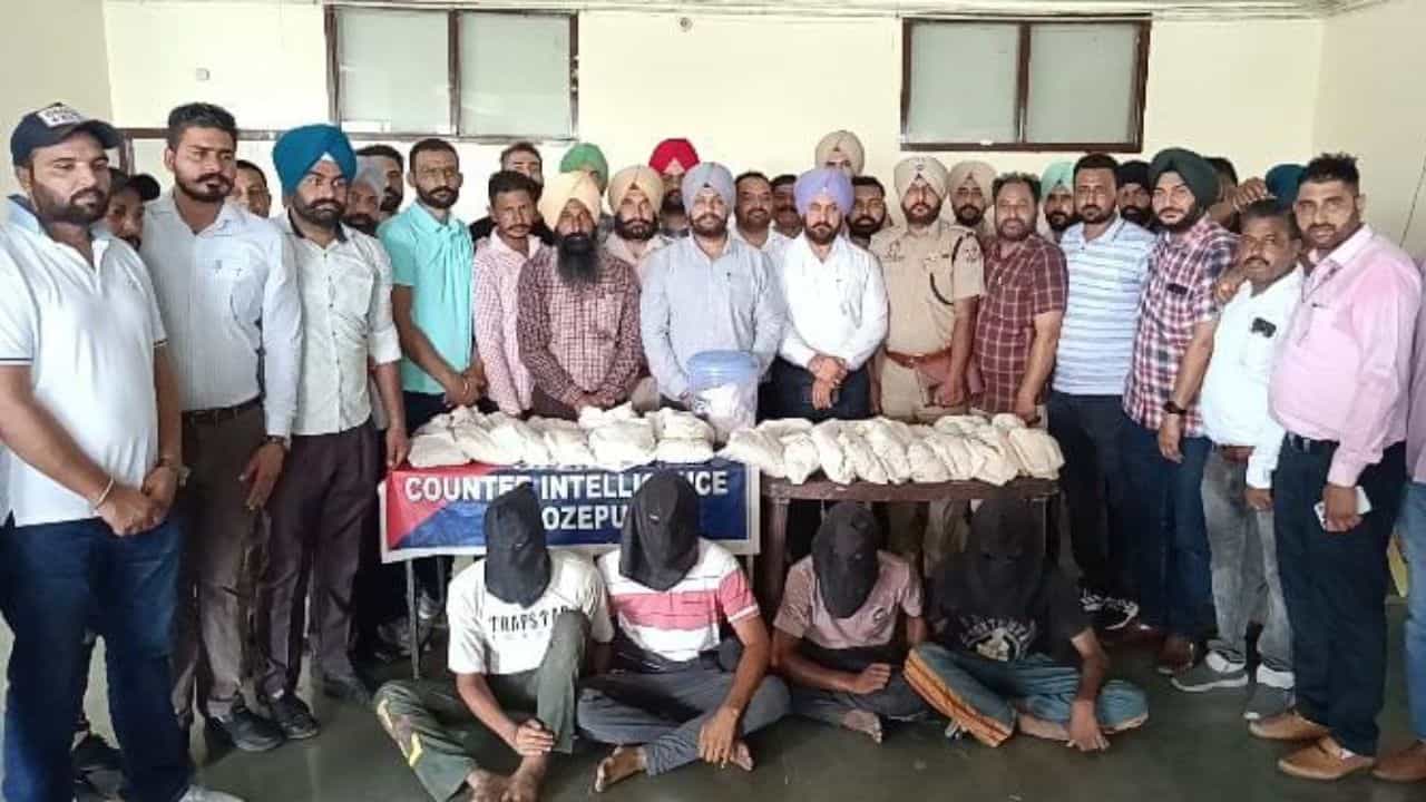 ਫਿਰੋਜ਼ਪੁਰ ਤੋਂ 77 ਕਿੱਲੋ ਹੈਰੋਇਨ ਸਣੇ ਚਾਰ ਨਸ਼ਾ ਤਸਕਰ ਗ੍ਰਿਫਤਾਰ, ਹਥਿਆਰ ਵੀ ਬਰਾਮਦ, ਡੀਜੀਪੀ ਨੇ ਦਿੱਤੀ ਜਾਣਕਾਰੀ, ਬੋਲੇ ਅੱਗੇ ਵੀ ਕਾਰਵਾਈ ਰਹੇਗੀ ਜਾਰੀ