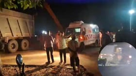 ਗੁਰਦਾਸਪੁਰ ‘ਚ ਬੇਕਾਬੂ ਟਰਾਲੇ ਦਾ ਕਹਿਰ; ਨੌਜਵਾਨ ਨੂੰ 500 ਮੀਟਰ ਤੱਕ ਘਸੀਟਿਆ,  ਹਾਦਸੇ ‘ਚ 3 ਮੌਤਾਂ...