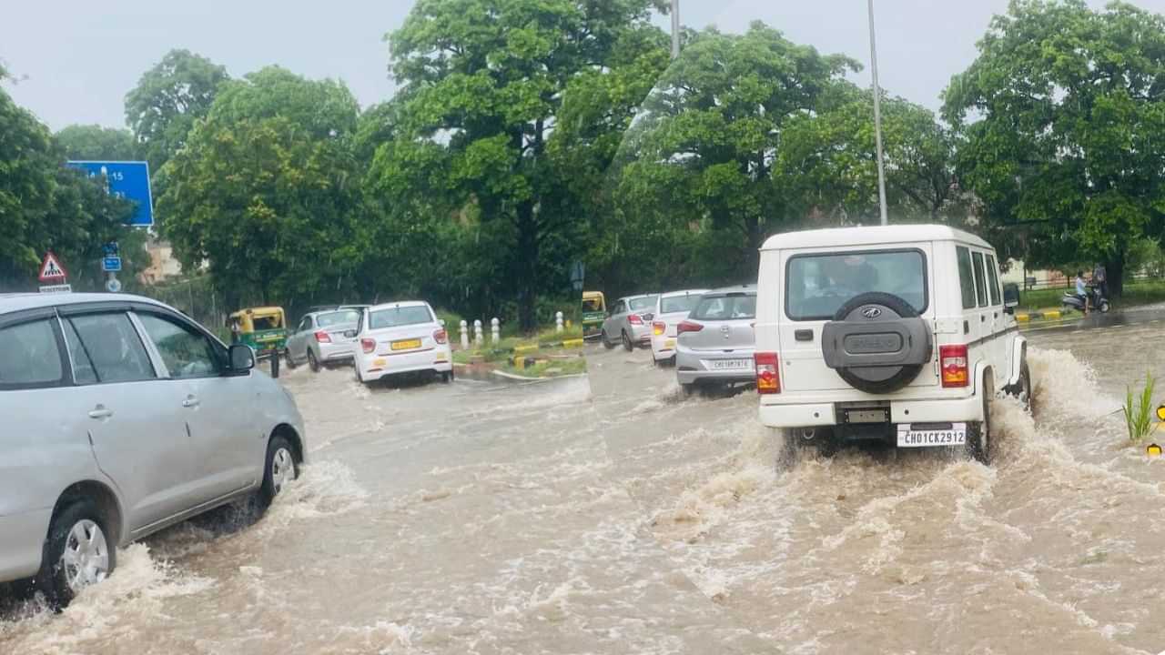 Punjab Weather: ਮੁਹਾਲੀ ਚੰਡੀਗੜ੍ਹ ਵਿੱਚ ਭਾਰੀ ਮੀਂਹ, ਪੰਜਾਬ ਦੇ 7 ਜ਼ਿਲ੍ਹਿਆਂ ਚ ਯੈਲੋ ਅਲਰਟ ਜਾਰੀ