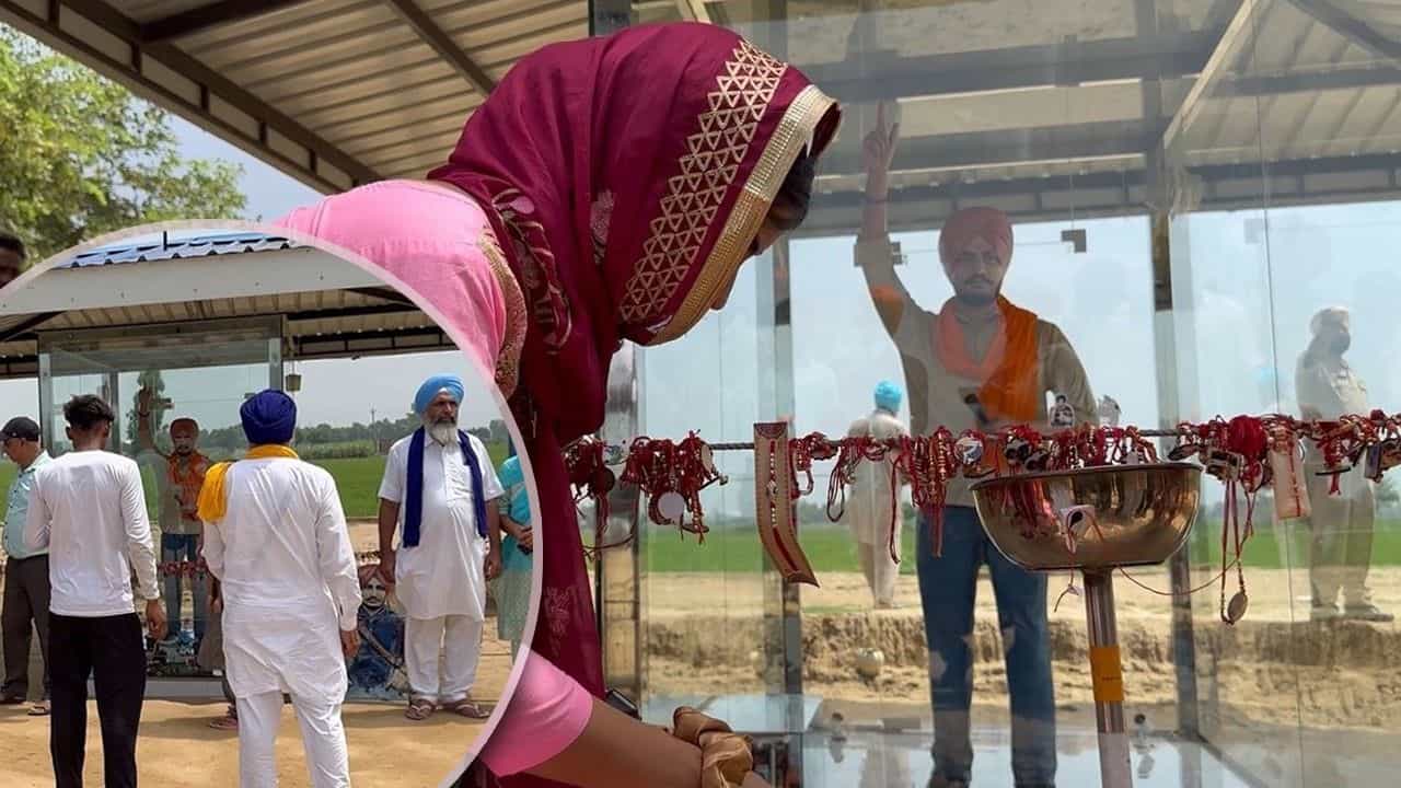 ਸਿੱਧੂ ਮੂਸੇਵਾਲਾ ਦੀ ਯਾਦਗਾਰ ਤੇ ਦੇਸ਼-ਵਿਦੇਸ਼ ਤੋਂ ਪਹੁੰਚੀਆਂ ਕੁੜੀਆਂ ਨੇ ਬੰਨ੍ਹੀ ਰੱਖੜੀ ਤਾਂ ਢਾਹਾਂ ਮਾਰ ਕੇ ਰੋਣ ਲੱਗੇ ਪਿਤਾ, ਭਾਵੁਕ ਹੋਇਆ ਮਾਹੌਲ