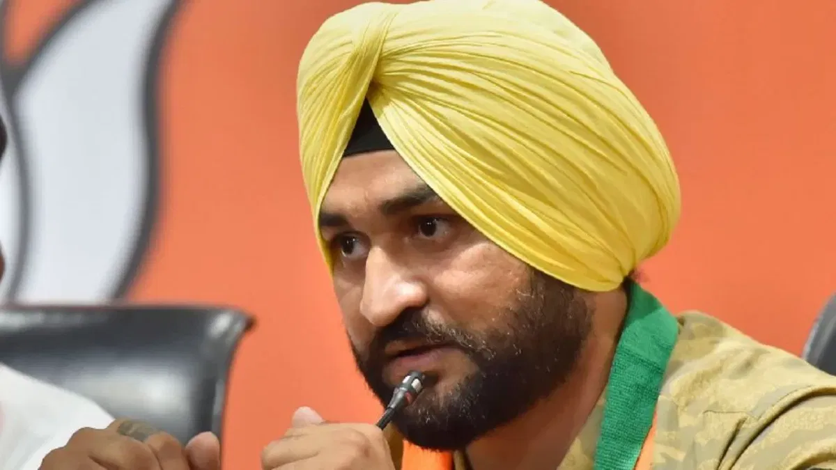 ਮੰਤਰੀ ਦੇ ਚੁੰਗਲ ‘ਚੋਂ ਭੱਜੀ ਸੀ ਮਹਿਲਾ ਕੋਚ, ਸਿਰ ‘ਚ ਲੱਗੀ ਸੱਟ, ਚਾਰਜਸ਼ੀਟ ‘ਚ ਸੰਦੀਪ ਸਿੰਘ ‘ਤੇ ਵੱਡਾ ਖੁਲਾਸਾ ਮੰਤਰੀ ਦੇ ਚੁੰਗਲ ‘ਚੋਂ ਭੱਜੀ ਸੀ ਮਹਿਲਾ ਕੋਚ, ਸਿਰ ‘ਚ ਲੱਗੀ ਸੱਟ, ਚਾਰਜਸ਼ੀਟ ‘ਚ ਸੰਦੀਪ ਸਿੰਘ ‘ਤੇ ਵੱਡਾ ਖੁਲਾਸਾ