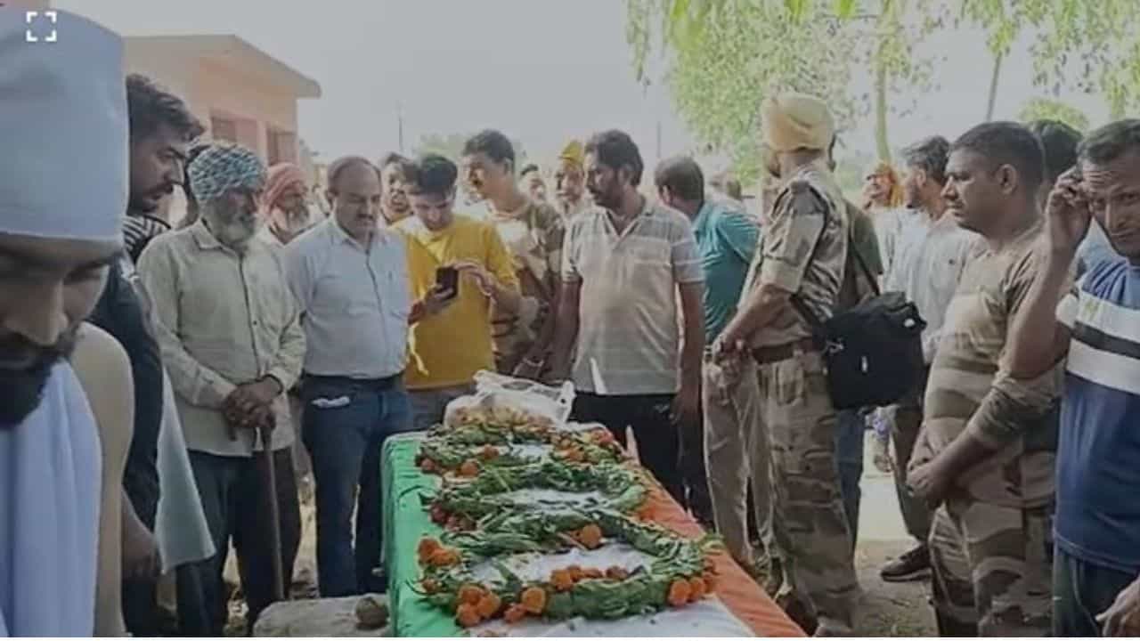 ਸੀਆਈਐੱਫ ਦੇ ਸ਼ਹੀਦ ਹੈੱਡ ਕਾਂਸਟੇਬਲ ਜਸਵੰਤ ਰਾਜ ਦਾ ਕੀਤਾ ਅੰਤਿਮ ਸਸਕਾਰ