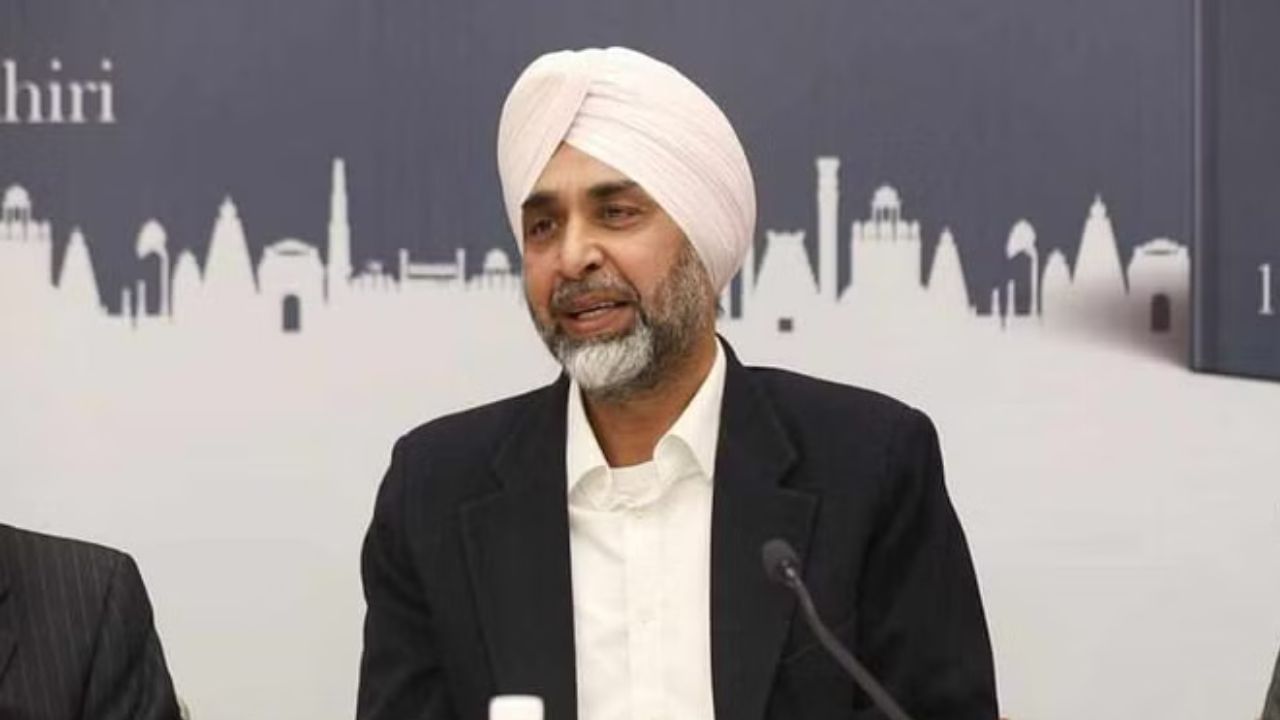 ਬਠਿੰਡਾ ‘ਚ ਵੱਡੀ ਕਾਰਵਾਈ, ਸਾਬਕਾ ਵਿੱਤ ਮੰਤਰੀ ਮਨਪ੍ਰੀਤ ਬਾਦਲ ਸਮੇਤ 6 ਖਿਲਾਫ ਮਾਮਲਾ ਦਰਜ, ਦੋ ਗ੍ਰਿਫਤਾਰ ਬਠਿੰਡਾ ‘ਚ ਵੱਡੀ ਕਾਰਵਾਈ, ਸਾਬਕਾ ਵਿੱਤ ਮੰਤਰੀ ਮਨਪ੍ਰੀਤ ਬਾਦਲ ਸਮੇਤ 6 ਖਿਲਾਫ ਮਾਮਲਾ ਦਰਜ, ਦੋ ਗ੍ਰਿਫਤਾਰ