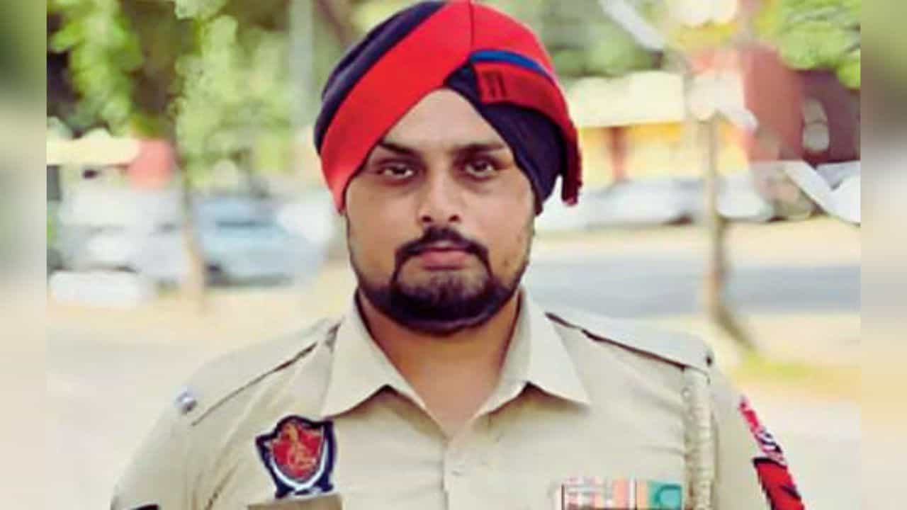 ਪੁਲਿਸ ਮੁਲਾਜ਼ਮ ਨੂੰ ਮ੍ਰਿਤਕ ਘੋਸ਼ਿਤ ਕਰਨ ਦਾ ਮਾਮਲਾ,  ਨਿੱਜੀ ਹਸਪਤਾਲ ਤੇ ਲੱਗੇ ਇਲਜ਼ਾਮ, ਪੋਸਟਮਾਰਟਮ ਲਈ ਲਿਜਾਂਦੇ ਸਮੇਂ ਚੱਲੀ ਨਬਜ਼