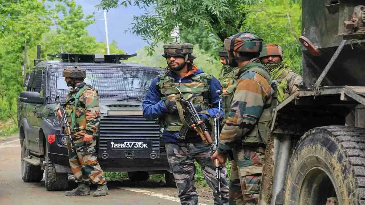 ਜੰਮੂ-ਕਸ਼ਮੀਰ ਦੇ ਬਾਰਾਮੂਲਾ ‘ਚ ਅੱਤਵਾਦੀ ਹਮਲਾ, ਨਮਾਜ਼ ਦੌਰਾਨ ਸੇਵਾਮੁਕਤ ਪੁਲਿਸ ਅਧਿਕਾਰੀ ਦਾ ਗੋਲੀਆਂ ਮਾਰ ਕੇ ਕੀਤਾ ਕਤਲ ਜੰਮੂ-ਕਸ਼ਮੀਰ ਦੇ ਬਾਰਾਮੂਲਾ ‘ਚ ਅੱਤਵਾਦੀ ਹਮਲਾ, ਨਮਾਜ਼ ਦੌਰਾਨ ਸੇਵਾਮੁਕਤ ਪੁਲਿਸ ਅਧਿਕਾਰੀ ਦਾ ਗੋਲੀਆਂ ਮਾਰ ਕੇ ਕੀਤਾ ਕਤਲ