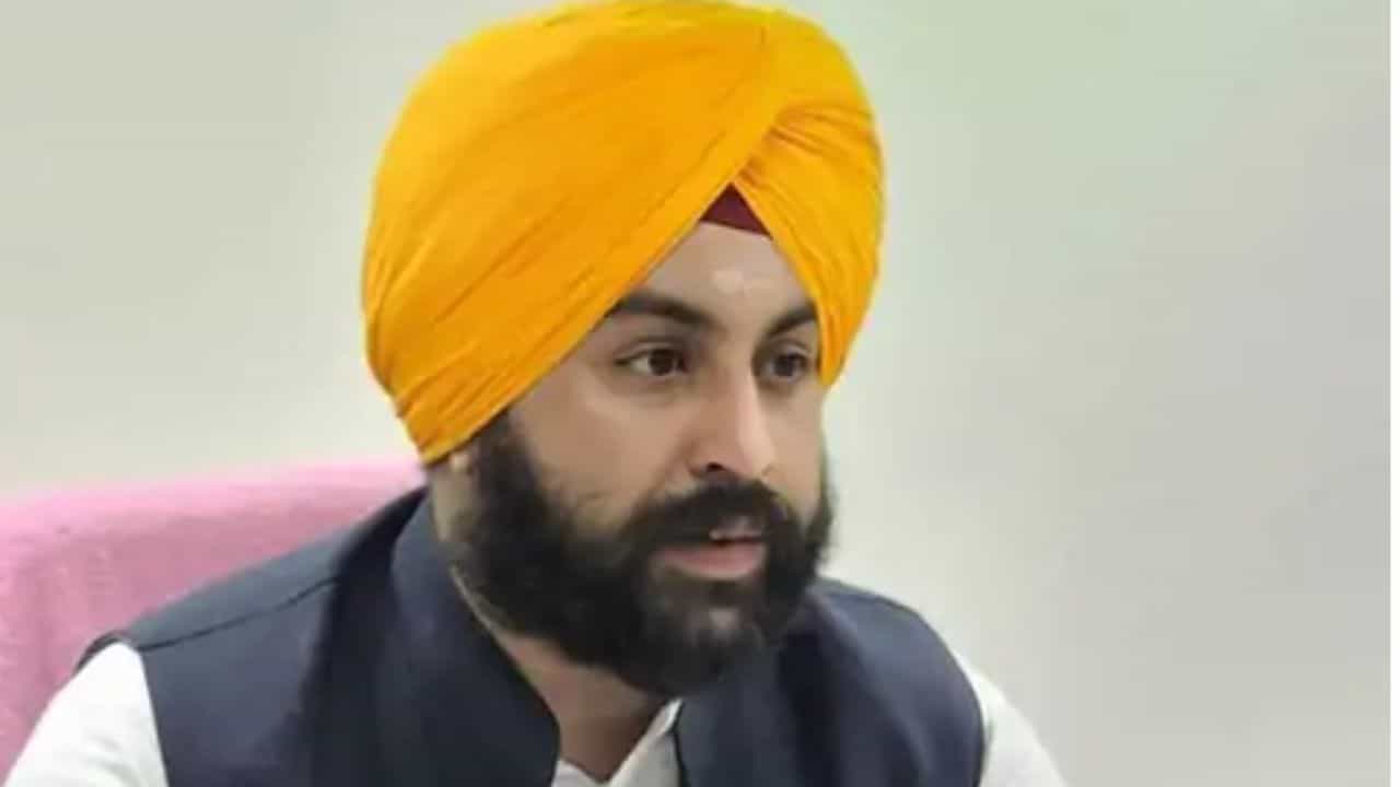 ਪੰਜਾਬ ਸਰਕਾਰ ਦਾ ਵੱਡਾ ਫੈਸਲਾ, ਸਰਕਾਰੀ ਸਕੂਲਾਂ ਦਾ ਬਦਲਿਆ ਸਮਾਂ, ਸਵੇਰੇ 8:30 ਤੋਂ 2: 50 ਤੱਕ ਖੁੱਲ੍ਹਣਗੇ ਸਕੂਲ