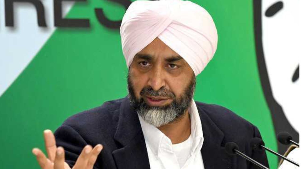 ਕਿੱਥੇ ਹਨ ਮੁੱਖ ਮੰਤਰੀ ਨੂੰ ਚੈਲੰਜ ਕਰਨ ਵਾਲੇ ਸਾਬਕਾ ਵਿੱਤ ਮੰਤਰੀ, ਗ੍ਰਿਫਤਾਰੀ ਦੇ ਡਰੋਂ ਕਈ ਦਿਨਾਂ ਤੋਂ ਲੁਕੇ ਹਨ ਮਨਪ੍ਰੀਤ ਸਿੰਘ ਬਾਦਲ ਕਿੱਥੇ ਹਨ ਮੁੱਖ ਮੰਤਰੀ ਨੂੰ ਚੈਲੰਜ ਕਰਨ ਵਾਲੇ ਸਾਬਕਾ ਵਿੱਤ ਮੰਤਰੀ, ਗ੍ਰਿਫਤਾਰੀ ਦੇ ਡਰੋਂ ਕਈ ਦਿਨਾਂ ਤੋਂ ਲੁਕੇ ਹਨ ਮਨਪ੍ਰੀਤ ਸਿੰਘ ਬਾਦਲ
