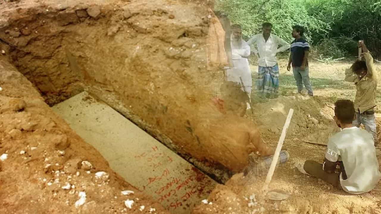 Shocking News: 20 ਸਾਲ ਬਾਅਦ ਸੁਪਨੇ ਚ ਆਇਆ ਪਿਤਾ, ਕਿਹਾ- ਮੇਰੀ ਕਬਰ ਦੀ ਮੁਰੰਮਤ ਕਰਵਾਓ... ਖੁਦਾਈ ਹੋਈ ਤਾਂ ਹੈਰਾਨ ਰਹਿ ਗਏ ਲੋਕ Shocking News: 20 ਸਾਲ ਬਾਅਦ ਸੁਪਨੇ ਚ ਆਇਆ ਪਿਤਾ, ਕਿਹਾ- ਮੇਰੀ ਕਬਰ ਦੀ ਮੁਰੰਮਤ ਕਰਵਾਓ... ਖੁਦਾਈ ਹੋਈ ਤਾਂ ਹੈਰਾਨ ਰਹਿ ਗਏ ਲੋਕ