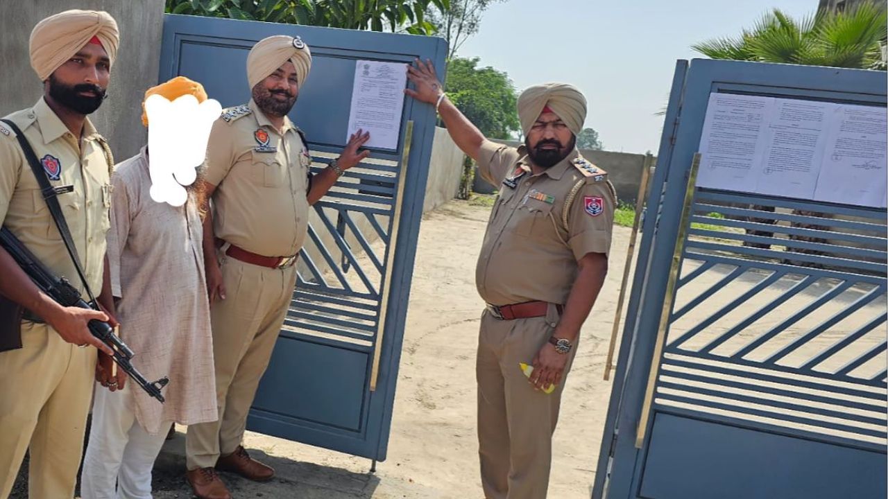 ਤਰਨਤਾਰਨ ‘ਚ 6 ਨਸ਼ਾ ਤਸਕਰਾਂ ਦੀ 5.72 ਕਰੋੜ ਦੀ ਪ੍ਰਾਪਰਟੀ ਸੀਜ, ਡਰੱਗ ਮਨੀ ਨਾਲ ਬਣਾਈ ਸੀ ਜਾਇਦਾਦ ਤਰਨਤਾਰਨ ‘ਚ 6 ਨਸ਼ਾ ਤਸਕਰਾਂ ਦੀ 5.72 ਕਰੋੜ ਦੀ ਪ੍ਰਾਪਰਟੀ ਸੀਜ, ਡਰੱਗ ਮਨੀ ਨਾਲ ਬਣਾਈ ਸੀ ਜਾਇਦਾਦ