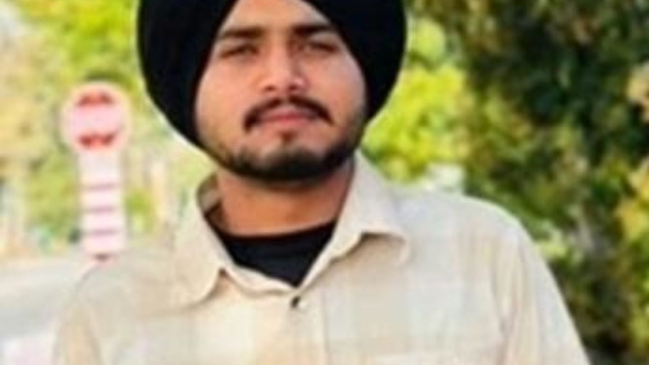 ਕੈਨੇਡਾ ‘ਚ ਇੱਕ ਹੋਰ ਪੰਜਾਬੀ ਦੀ ਮੌਤ, 21 ਸਾਲਾ ਸੁਖਚੈਨ ਸਿੰਘ ਨੂੰ ਪਿਆ ਦਿਲ ਦਾ ਦੌਰਾ ਕੈਨੇਡਾ ‘ਚ ਇੱਕ ਹੋਰ ਪੰਜਾਬੀ ਦੀ ਮੌਤ, 21 ਸਾਲਾ ਸੁਖਚੈਨ ਸਿੰਘ ਨੂੰ ਪਿਆ ਦਿਲ ਦਾ ਦੌਰਾ