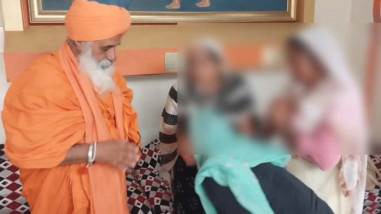 ਅਰਬ ਦੇਸ਼ਾਂ ਤੋਂ ਸੰਤ ਸੀਚੇਵਾਲ ਦੇ ਯਤਨਾਂ ਸਦਕਾ 17 ਹੋਰ ਕੁੜੀਆਂ ਦੀ ਹੋਈ ਘਰ ਵਾਪਸੀ ਅਰਬ ਦੇਸ਼ਾਂ ਤੋਂ ਸੰਤ ਸੀਚੇਵਾਲ ਦੇ ਯਤਨਾਂ ਸਦਕਾ 17 ਹੋਰ ਕੁੜੀਆਂ ਦੀ ਹੋਈ ਘਰ ਵਾਪਸੀ