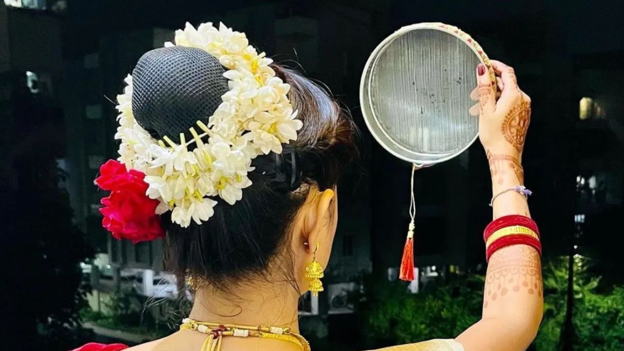 Health: ਕਰਵਾ ਚੌਥ ‘ਤੇ ਬੀਮਾਰ ਨਾ ਹੋਵੋ, ਜੇਕਰ ਤੁਹਾਨੂੰ ਸਿਹਤ ਸੰਬੰਧੀ ਕੋਈ ਸਮੱਸਿਆ ਹੈ ਤਾਂ ਡਾਕਟਰ ਦੀ ਸਲਾਹ ਤੋਂ ਬਾਅਦ ਹੀ ਵਰਤ ਰੱਖੋ। Health: ਕਰਵਾ ਚੌਥ ‘ਤੇ ਬੀਮਾਰ ਨਾ ਹੋਵੋ, ਜੇਕਰ ਤੁਹਾਨੂੰ ਸਿਹਤ ਸੰਬੰਧੀ ਕੋਈ ਸਮੱਸਿਆ ਹੈ ਤਾਂ ਡਾਕਟਰ ਦੀ ਸਲਾਹ ਤੋਂ ਬਾਅਦ ਹੀ ਵਰਤ ਰੱਖੋ।