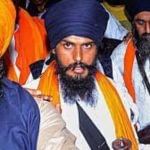 ਅੰਮ੍ਰਿਤਪਾਲ ਸਿੰਘ ‘ਤੇ ਤੀਜੀ ਵਾਰ NSA ਲਗਾਉਣ ਨੂੰ ਲੈ ਕੇ ਹਾਈਕੋਰਟ ਜਾਵੇਗਾ ਪਰਿਵਾਰ, ਕਿਹਾ – ਡਰ ਗਏ ਸਿਆਸਤਦਾਨ ਅੰਮ੍ਰਿਤਪਾਲ ਸਿੰਘ ‘ਤੇ ਤੀਜੀ ਵਾਰ NSA ਲਗਾਉਣ ਨੂੰ ਲੈ ਕੇ ਹਾਈਕੋਰਟ ਜਾਵੇਗਾ ਪਰਿਵਾਰ, ਕਿਹਾ – ਡਰ ਗਏ ਸਿਆਸਤਦਾਨ