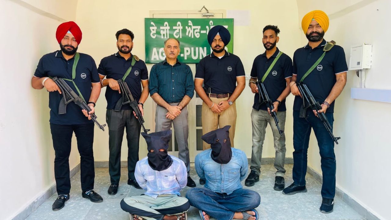 ਮੋਹਾਲੀ ‘ਚ ਬੰਬੀਹਾ ਗੈਂਗ ਦੇ ਗੁਰਗੇ ਕਾਬੂ, ਨਜਾਇਜ਼ ਪਿਸਤੌਲਾਂ ਤੇ ਕਾਰਤੂਸ ਵੀ ਬਰਾਮਦ ਮੋਹਾਲੀ ‘ਚ ਬੰਬੀਹਾ ਗੈਂਗ ਦੇ ਗੁਰਗੇ ਕਾਬੂ, ਨਜਾਇਜ਼ ਪਿਸਤੌਲਾਂ ਤੇ ਕਾਰਤੂਸ ਵੀ ਬਰਾਮਦ