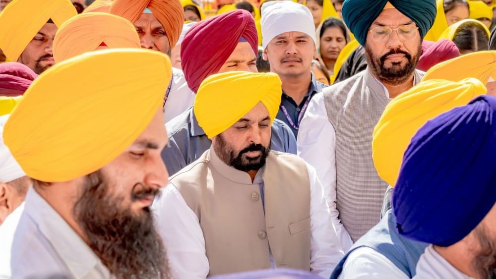 ਮੁੱਖ ਮੰਤਰੀ ਭਗਵੰਤ ਸਿੰਘ ਮਾਨ ਨੇ ਕਿਹਾ ਕਿ ਹੁਣ ਅਸੀਂ ਸਾਰੇ ਰੰਗਲੇ ਪੰਜਾਬ ਵੱਲ ਵਧ ਰਹੇ ਹਾਂ। ਨੌਜਵਾਨਾਂ ਨੇ ਖੇਡਾਂ ਵਿੱਚ ਤਰੱਕੀ ਕੀਤੀ ਹੈ। ਇਹ ਪਹਿਲੀ ਵਾਰ ਹੈ ਜਦੋਂ ਏਸ਼ੀਆਈ ਖੇਡਾਂ ਵਿੱਚ 19 ਤਗਮੇ ਜਿੱਤੇ ਗਏ ਹਨ। ਹੁਣ ਅਸੀਂ ਨੌਜਵਾਨਾਂ ਨੂੰ ਰੁਜ਼ਗਾਰ ਦੇਣਾ ਹੈ।