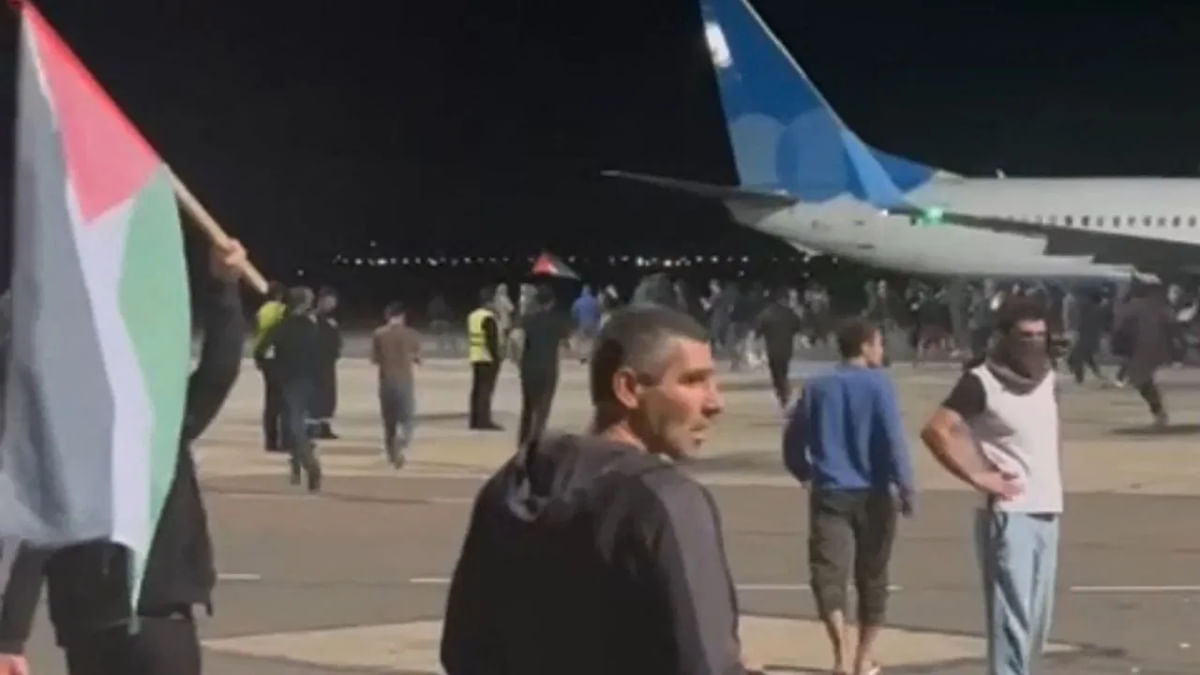 We will not leave the murderers alive... mob attack on Israelis in Russia, attempted beating at the airport
