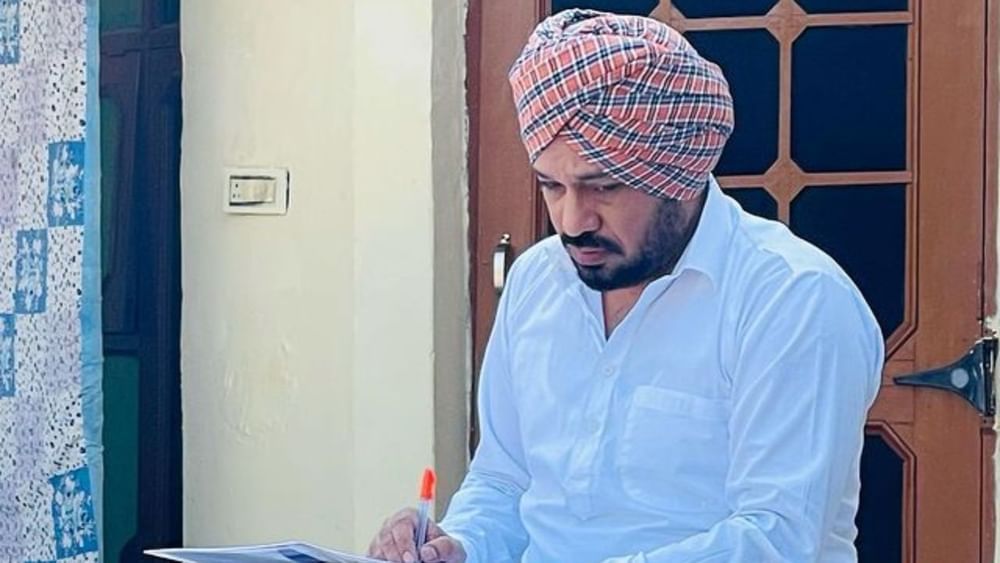 ਗੁਰਪ੍ਰੀਤ ਘੁੱਗੀ ਦੇ ਵਰਕ ਫ੍ਰੰਟ ਦੀ ਗੱਲ ਕਰੀਏ ਤਾਂ ਉਨ੍ਹਾਂ ਨੇ ਜਿੰਦੀਏ, ਮਸਤਾਨੇ, ਭਾਜੀ ਇੰਨ ਪ੍ਰੋਬਲਮ, ਲੱਕੀ ਦੀ ਅਨਲੱਕੀ ਸਟੋਰੀ ਅਤੇ ਕੈਰੀ ਆਨ ਜੱਟਾ ਸਮੇਤ ਪਾਲੀਵੁੱਡ ਇੰਡਸਟਰੀ ਨੂੰ ਕਈ ਹਿੱਟ ਫਿਲਮਾਂ ਦਿੱਤੀਆਂ ਹਨ। ਇਨ੍ਹਾਂ ਸਾਰੀਆਂ ਫਿਲਮਾਂ ਵਿੱਚ ਉਨ੍ਹਾਂ ਦੀ ਐਕਟਿੰਗ ਦੀ ਭਰਪੂਰ ਤਾਰੀਫ਼ ਹੋਈ।
