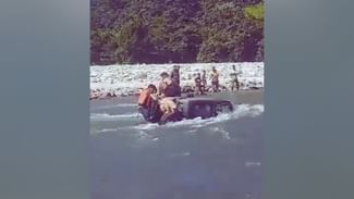 OMG: Thar ਚਲਾਉਂਦੇ ਤਿੰਨ ਨੌਜਵਾਨ ਸਿੱਧੇ ਦਰਿਆ ‘ਚ ਡਿੱਗੇ, ਤੇਜ਼ ਵਹਾਅ ਕਾਰਨ ਰੁੜਣ ਲੱਗੀ ਕਾਰ, ਜਾਣੋ ਫਿਰ ਕੀ ਹੋਇਆ?