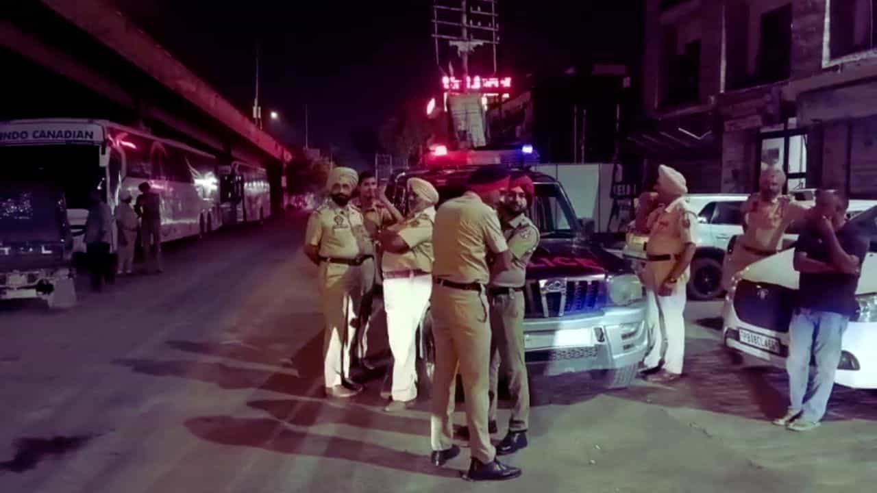 ਵਿਦੇਸ਼ ਤੋਂ ਆਈ ਲੜਕੀ ਸਮੇਤ 2 ਲਾਪਤਾ, ਮੱਚਿਆ ਹੜ੍ਹਕੰਪ, ਪੁਲਿਸ ਜਾਂਚ ਚ ਜੁਟੀ ਵਿਦੇਸ਼ ਤੋਂ ਆਈ ਲੜਕੀ ਸਮੇਤ 2 ਲਾਪਤਾ, ਮੱਚਿਆ ਹੜ੍ਹਕੰਪ, ਪੁਲਿਸ ਜਾਂਚ ਚ ਜੁਟੀ