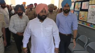 Good News: 500 ਵਿਦਿਆਰਥੀਆਂ ਦੇ ਸਕੂਲ ‘ਚ 2 ਸੁਰੱਖਿਆ ਮੁਲਾਜ਼ਮ ਹੋਣਗੇ ਤੈਨਾਤ, ਲੁਧਿਆਣਾ ਪਹੁੰਚੇ ਸਿੱਖਿਆ ਮੰਤਰੀ ਦਾ ਵੱਡੇ ਐਲਾਨ Good News: 500 ਵਿਦਿਆਰਥੀਆਂ ਦੇ ਸਕੂਲ ‘ਚ 2 ਸੁਰੱਖਿਆ ਮੁਲਾਜ਼ਮ ਹੋਣਗੇ ਤੈਨਾਤ, ਲੁਧਿਆਣਾ ਪਹੁੰਚੇ ਸਿੱਖਿਆ ਮੰਤਰੀ ਦਾ ਵੱਡੇ ਐਲਾਨ