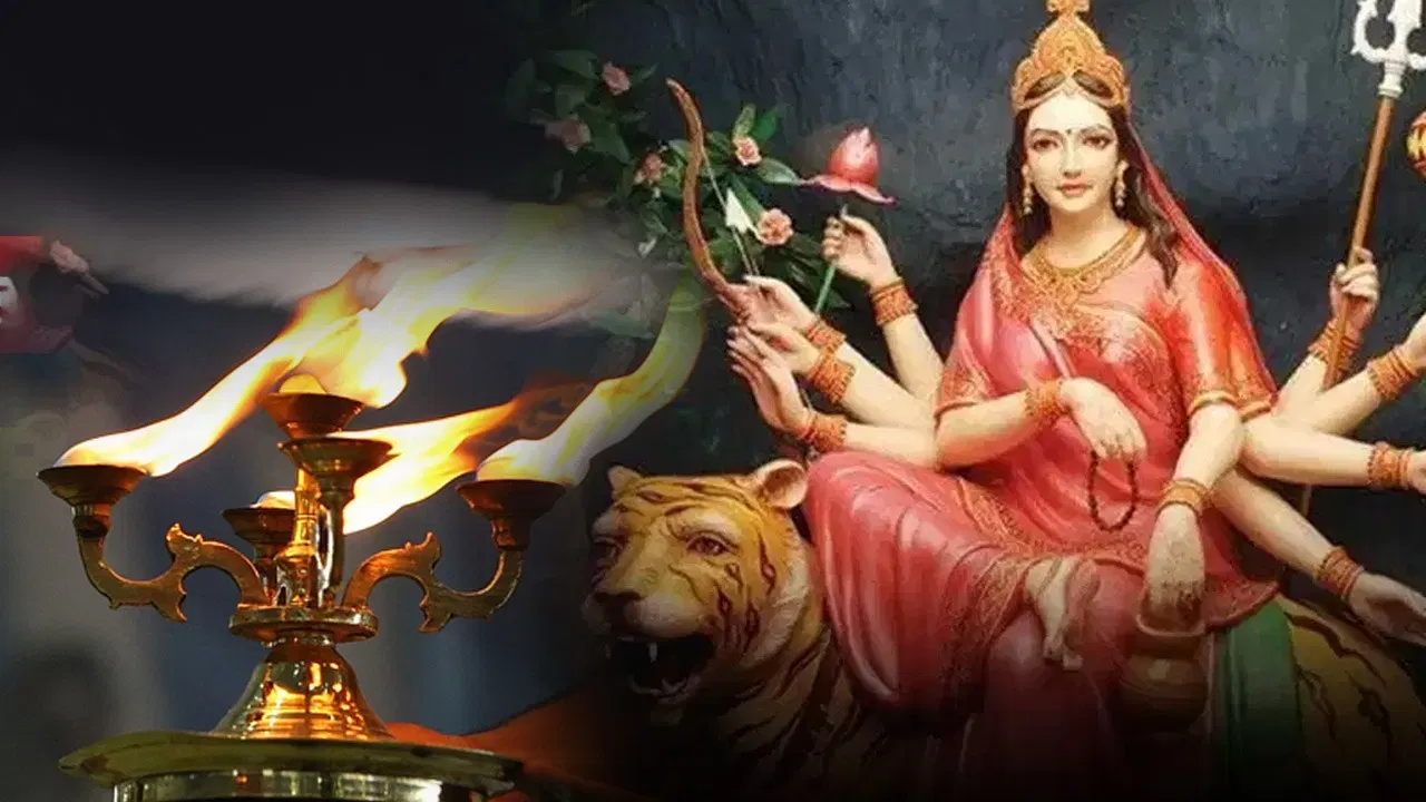 Navratri 2023: ਅੱਸੂ ਦੇ ਨਰਾਤਿਆਂ ਵਿੱਚ ਕਿਵੇਂ ਕਰੀਏ ਮਾਂ ਚੰਦਰਘੰਟਾ ਦੀ ਪੂਜਾ, ਜਾਣੋ ਪੂਰੀ ਵਿਧੀ ਅਤੇ ਮਹਾਮੰਤਰ Navratri 2023: ਅੱਸੂ ਦੇ ਨਰਾਤਿਆਂ ਵਿੱਚ ਕਿਵੇਂ ਕਰੀਏ ਮਾਂ ਚੰਦਰਘੰਟਾ ਦੀ ਪੂਜਾ, ਜਾਣੋ ਪੂਰੀ ਵਿਧੀ ਅਤੇ ਮਹਾਮੰਤਰ