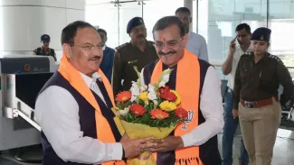 1 ਕਰੋੜ 30 ਲੱਖ ਔਰਤਾਂ ਨੂੰ ਪੱਕੇ ਮਕਾਨ ਦੇਣ ਦਾ ਵਾਅਦਾ, ਮੱਧ ਪ੍ਰਦੇਸ਼ ‘ਚ ਭਾਜਪਾ ਦਾ ਸੰਕਲਪ ਪੱਤਰ ਜਾਰੀ 1 ਕਰੋੜ 30 ਲੱਖ ਔਰਤਾਂ ਨੂੰ ਪੱਕੇ ਮਕਾਨ ਦੇਣ ਦਾ ਵਾਅਦਾ, ਮੱਧ ਪ੍ਰਦੇਸ਼ ‘ਚ ਭਾਜਪਾ ਦਾ ਸੰਕਲਪ ਪੱਤਰ ਜਾਰੀ