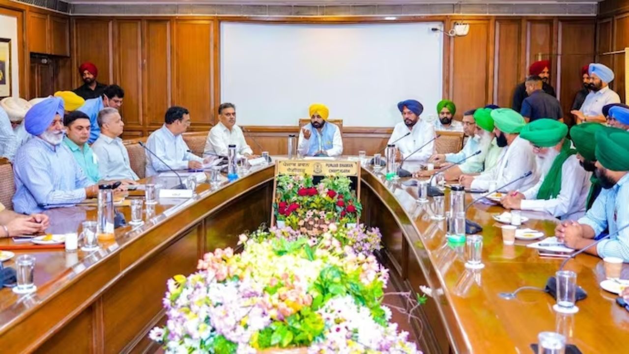ਸੀਐੱਮ ਦਾ ਕਿਸਾਨਾਂ ਨੂੰ ਭਰੋਸਾ, ਪੂਰੇ ਭਾਰਤ ਤੋਂ ਜ਼ਿਆਦਾ ਦਿੱਤਾ ਜਾਵੇਗਾ ਗੰਨੇ ਦਾ ਰੇਟ ਸੀਐੱਮ ਦਾ ਕਿਸਾਨਾਂ ਨੂੰ ਭਰੋਸਾ, ਪੂਰੇ ਭਾਰਤ ਤੋਂ ਜ਼ਿਆਦਾ ਦਿੱਤਾ ਜਾਵੇਗਾ ਗੰਨੇ ਦਾ ਰੇਟ