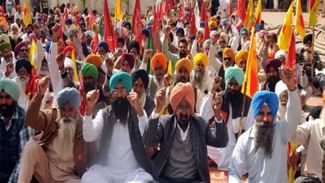 ਪਰਚੇ ਦਰਜ ਹੋਣ ਕਾਰਨ ਨਾਰਾਜ਼ ਕਿਸਾਨ ਪੰਜਾਬ ਭਰ ਦੇ ਡੀਸੀ ਦਫਤਰਾਂ ਦਾ ਕਰਨਗੇ ਘਿਰਾਓ ਪਰਚੇ ਦਰਜ ਹੋਣ ਕਾਰਨ ਨਾਰਾਜ਼ ਕਿਸਾਨ ਪੰਜਾਬ ਭਰ ਦੇ ਡੀਸੀ ਦਫਤਰਾਂ ਦਾ ਕਰਨਗੇ ਘਿਰਾਓ