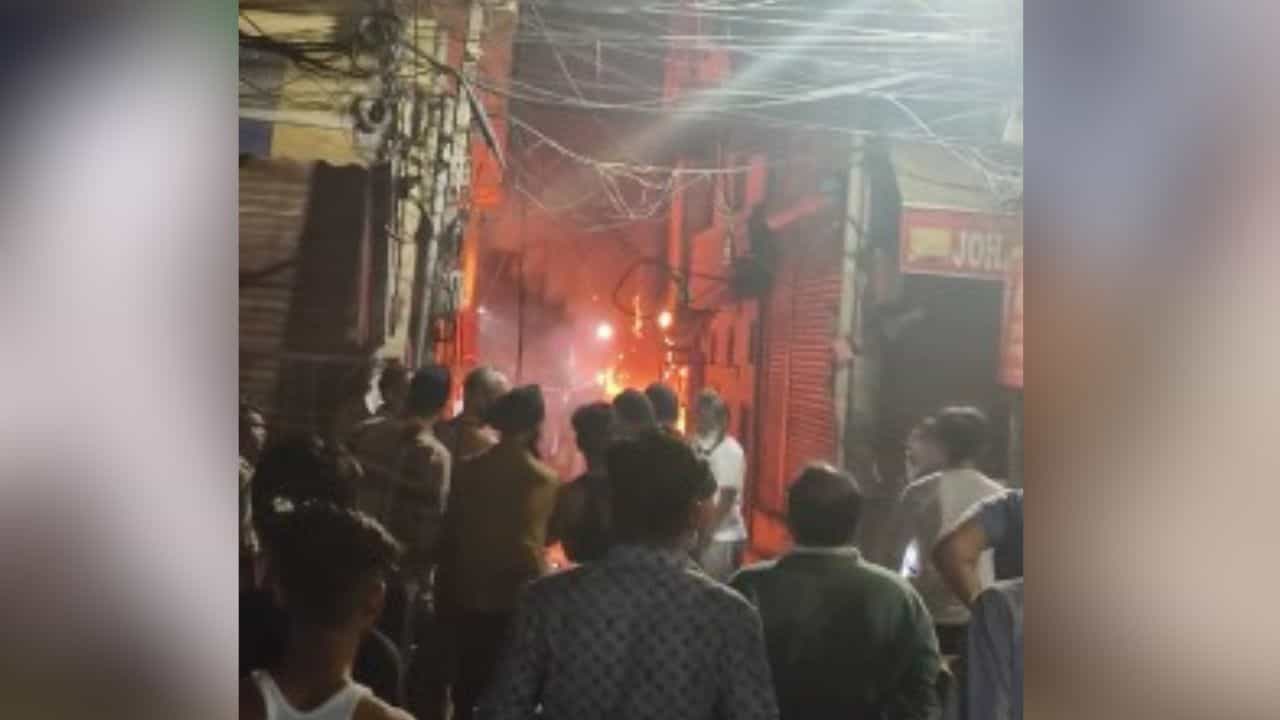 ਲੁਧਿਆਣਾ ਹੌਜ਼ਰੀ ਫੈਕਟਰੀ ਚ ਲੱਗੀ ਭਿਆਨਕ ਅੱਗ, ਹਾਦਸੇ ਚ 3 ਲੋਕ ਝੁਲਸੇ, ਇੱਕ ਦੀ ਇਲਾਜ ਦੌਰਾਨ ਮੌਤ