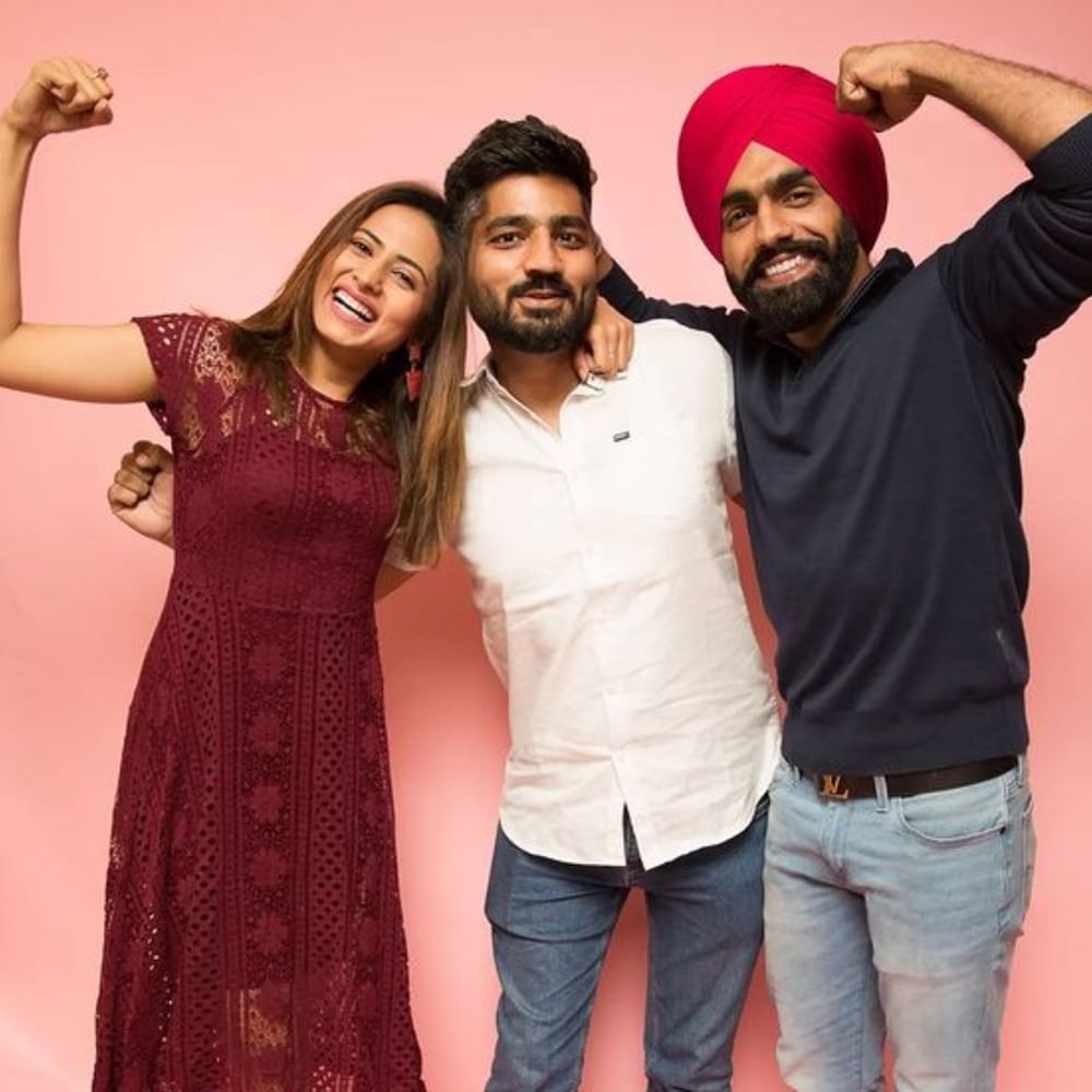 "ਕਿਸਮਤ" ਦੇ ਹਾਲੇ ਤੱਕ ਰਿਲੀਜ਼ ਹੋਏ ਦੋਵੇਂ ਪਾਰਟਸ ਨੂੰ ਦਰਸ਼ਕਾਂ ਵੱਲੋਂ ਖੂਬ ਪਿਆਰ ਮਿਲਿਆ ਹੈ। ਫਿਲਮ ਦੀ ਸਟੋਰੀ ਲਾਈਨ ਅਤੇ ਸਟਾਰਕਾਸਟ ਦੋਵੇਂ ਫਿਲਮ ਨੂੰ ਬਹੁਤ ਕਾਮਪਲੀਮੇਂਟ ਕਰਦੇ ਹਨ। ਇਹ ਫਿਲਮ ਹਾਲੇ ਵੀ ਲੋਕਾਂ ਦੀ ਫੈਵਰੇਟ ਲਿਸਟ ਵਿੱਚ ਆਉਂਦੀ ਹੈ।