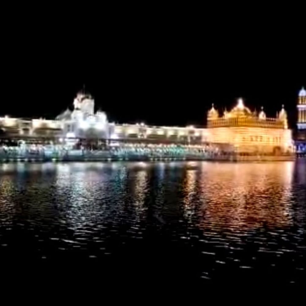ਸ਼੍ਰੀ ਗੁਰੂ ਹਰਿਗੋਬਿੰਦ ਸਾਹਿਬ ਜੀ ਨੇ ਅੱਜ ਦੇ ਹੀ ਦਿਨ 52 ਰਾਜਿਆਂ ਨੂੰ ਕੈਦ ਵਿੱਚੋਂ ਰਿਹਾਅ ਕਰਵਾਇਆ ਸੀ ਅਤੇ ਮਾਨਵਤਾ ਦੇ ਹੱਕ ਵਿਚ ਅਵਾਜ਼ ਬੁਲੰਦ ਕਰਨ ਦੀ ਸਭ ਨੂੰ ਪ੍ਰੇਰਣਾ ਦਿੱਤੀ ਸੀ।