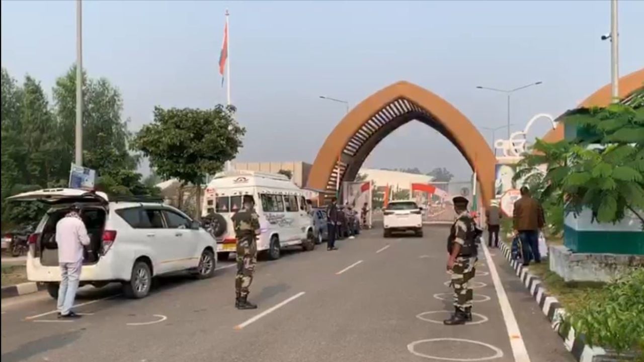 Pahalgam Attack: ਭਾਰਤ-ਪਾਕਿਸਤਾਨ ਨੇ ਬੰਦ ਕੀਤੇ ਬਾਰਡਰ, ਖੁੱਲ੍ਹਾ ਹੈ ਕਰਤਾਰਪੁਰ ਲਾਂਘਾ… ਪਰ ਸ਼ਰਧਾਲੂਆਂ ਦੀ ਗਿਣਤੀ ‘ਚ ਭਾਰੀ ਕਮੀ Pahalgam Attack: ਭਾਰਤ-ਪਾਕਿਸਤਾਨ ਨੇ ਬੰਦ ਕੀਤੇ ਬਾਰਡਰ, ਖੁੱਲ੍ਹਾ ਹੈ ਕਰਤਾਰਪੁਰ ਲਾਂਘਾ… ਪਰ ਸ਼ਰਧਾਲੂਆਂ ਦੀ ਗਿਣਤੀ ‘ਚ ਭਾਰੀ ਕਮੀ