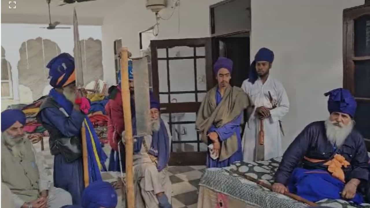 ਕਪੂਰਥਲਾ ਚ ਗੁਰਦੁਆਰਾ ਵਿਵਾਦ ਦਾ ਨਵਾਂ ਵੀਡੀਓ ਆਇਆ ਸਾਹਮਣੇ, ਬੰਧਕ ਬਣਾਏ ਗਏ ਦੋ ਨਿਹੰਗਾ ਨੂੰ ਬਾਅਦ ਚ ਕੀਤਾ ਰਿਹਾਅ