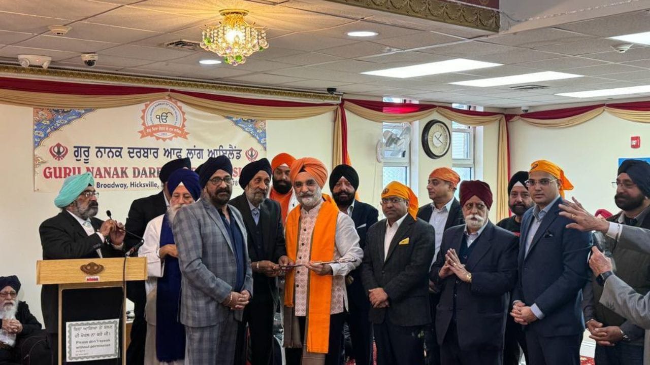ਅਮਰੀਕਾ: ਪ੍ਰਕਾਸ਼ ਪੁਰਬ ਮੌਕੇ ਗੁਰਦੁਆਰਾ ਸਾਹਿਬ ਪਹੁੰਚੇ ਭਾਰਤੀ ਰਾਜਦੂਤ ਨਾਲ ਖਾਲਿਸਤਾਨ ਸਮਰਥਕਾਂ ਨੇ ਕੀਤੀ ਬਦਸਲੂਕੀ, ਲਹਿਰਾਇਆ ਆਪਣਾ ਝੰਡਾ